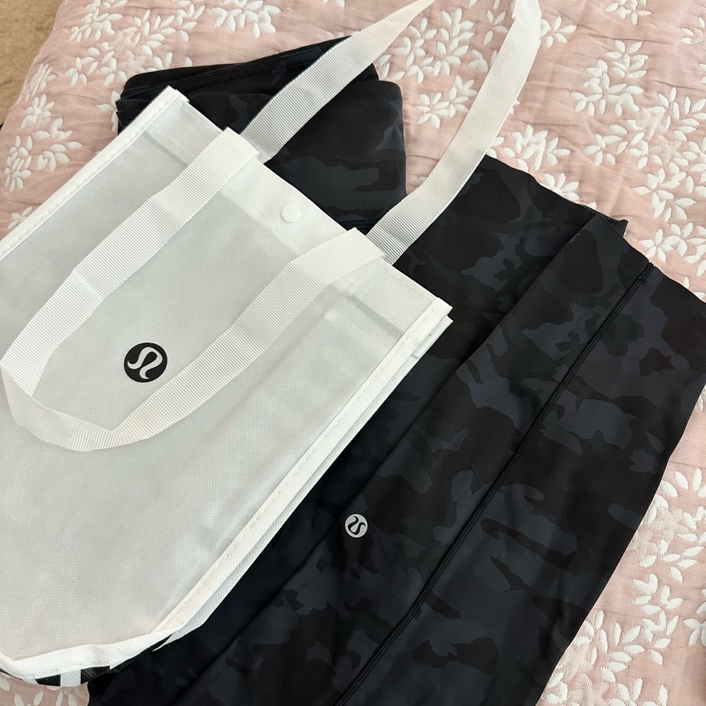 Lululemon Black Camo Leggings with Tote
